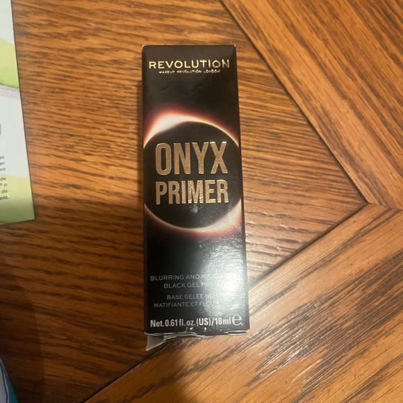 Makeup Bundle - Picture 3 of 9